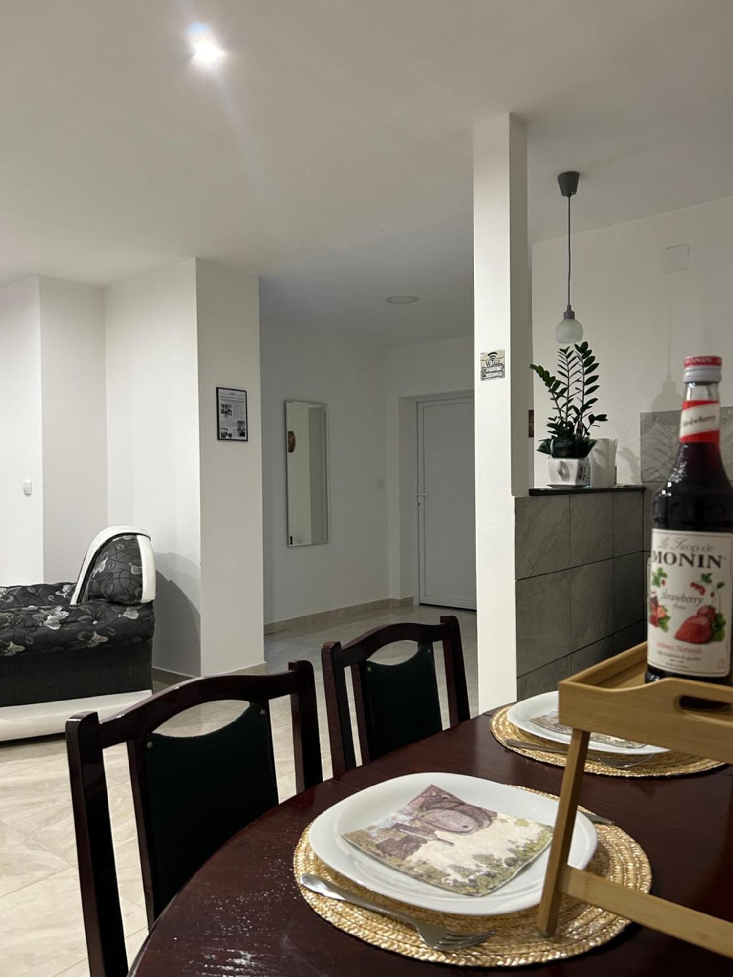 Apartman Diamond Lux Surčin Eksteriør billede